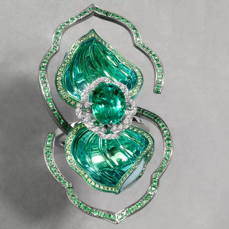Troitsk Emerald Ring／Zheyu Wang。